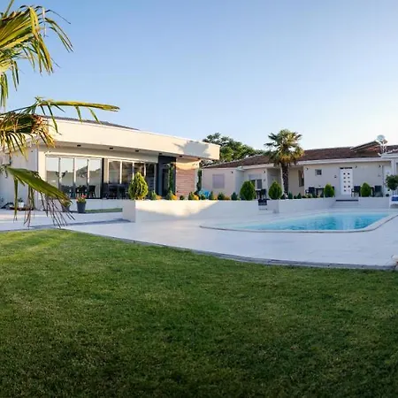 Apartment Reshkov Pool *